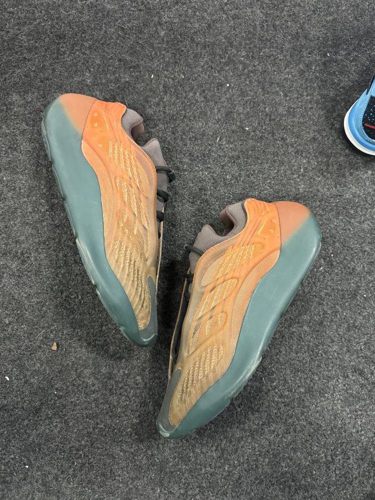 adidas Yeezy 700 V3 Copper Fade