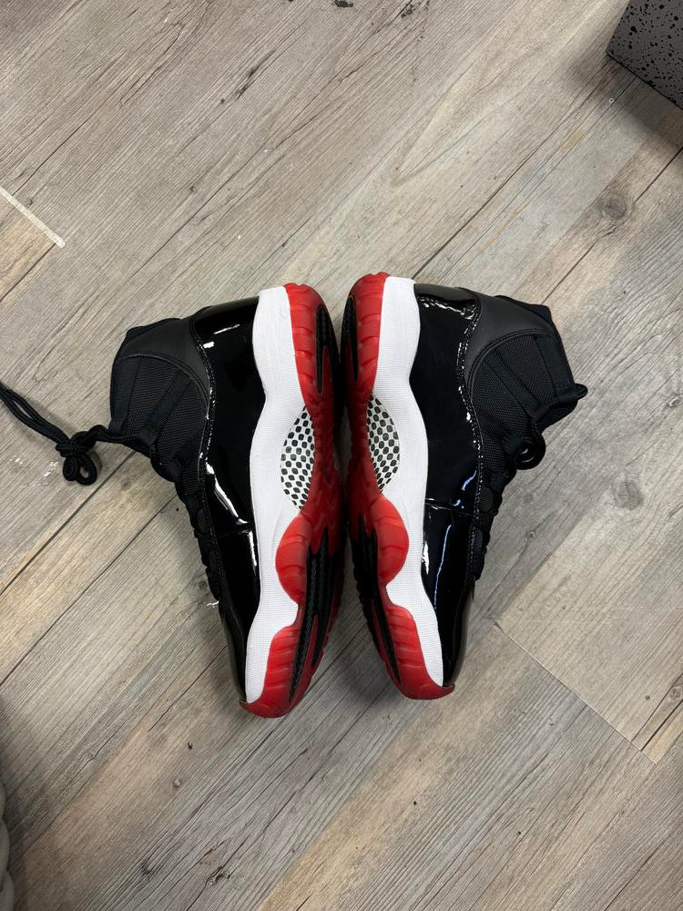 Jordan 11 Retro Playoffs Bred (2019)