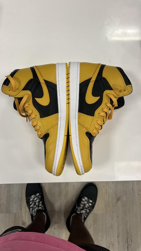 Jordan 1 Retro High Pollen