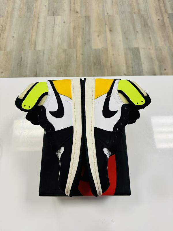 Jordan 1 Retro High White Black Volt University Gold