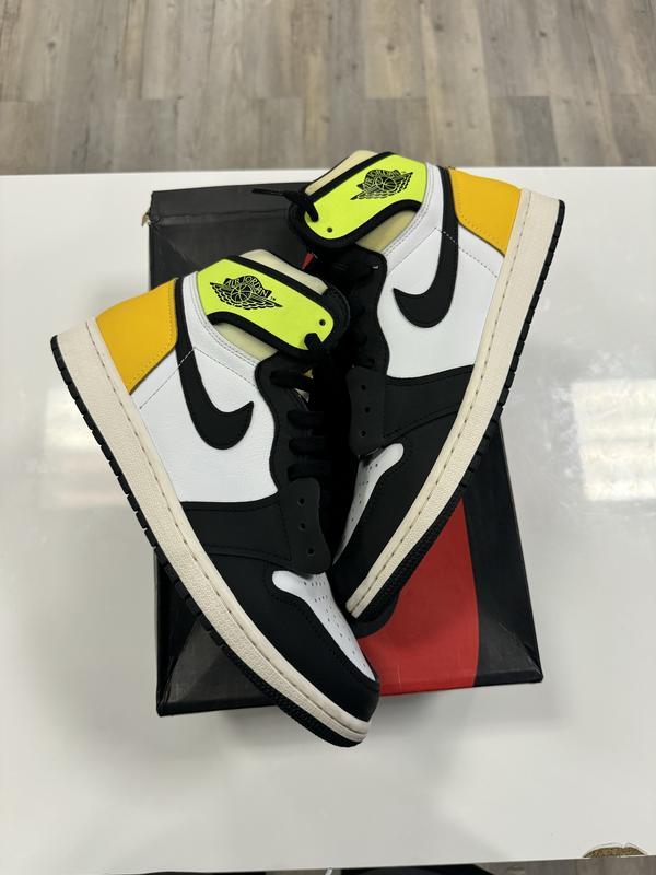 Jordan 1 Retro High White Black Volt University Gold